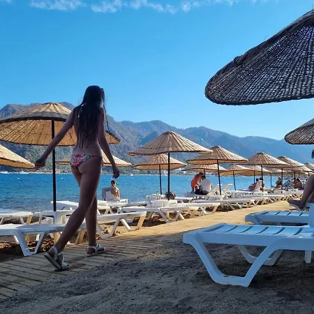 Deniz Manzarali, Plaja 100 Metre, Luks 4 Apartmán *