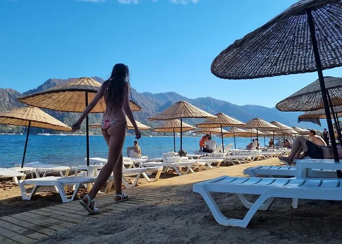 Deniz Manzarali, Plaja 100 Metre, Luks 4 Apartmán *