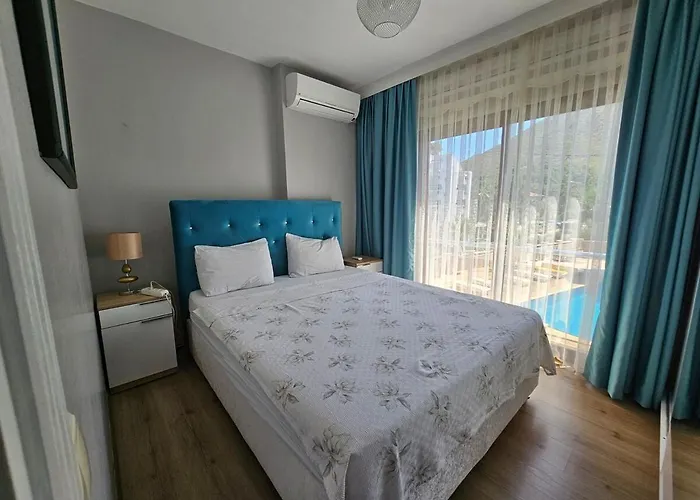 Deniz Manzarali, Plaja 100 Metre, Luks 4 * Marmaris